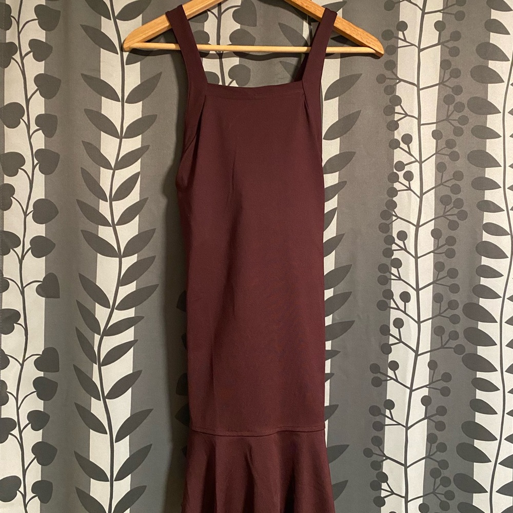 Burgundy Tennis Dress in great condition

Size Medium